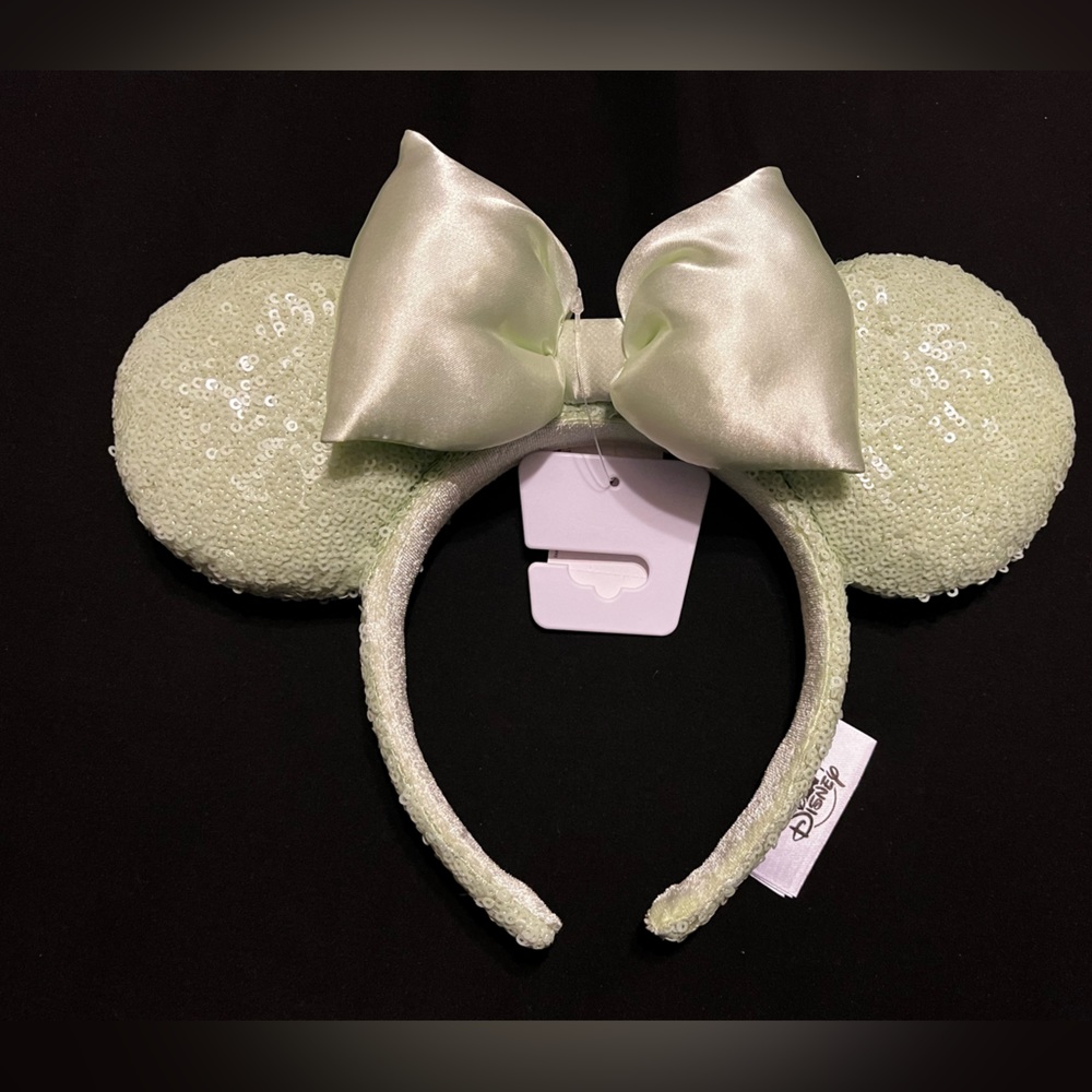 NWT Disney Parks Mint Green Minnie Mouse Ears